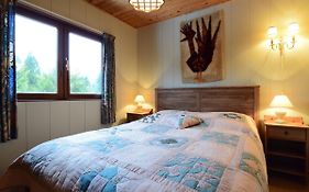 Comfortable Cottage Near Lake Cherapont